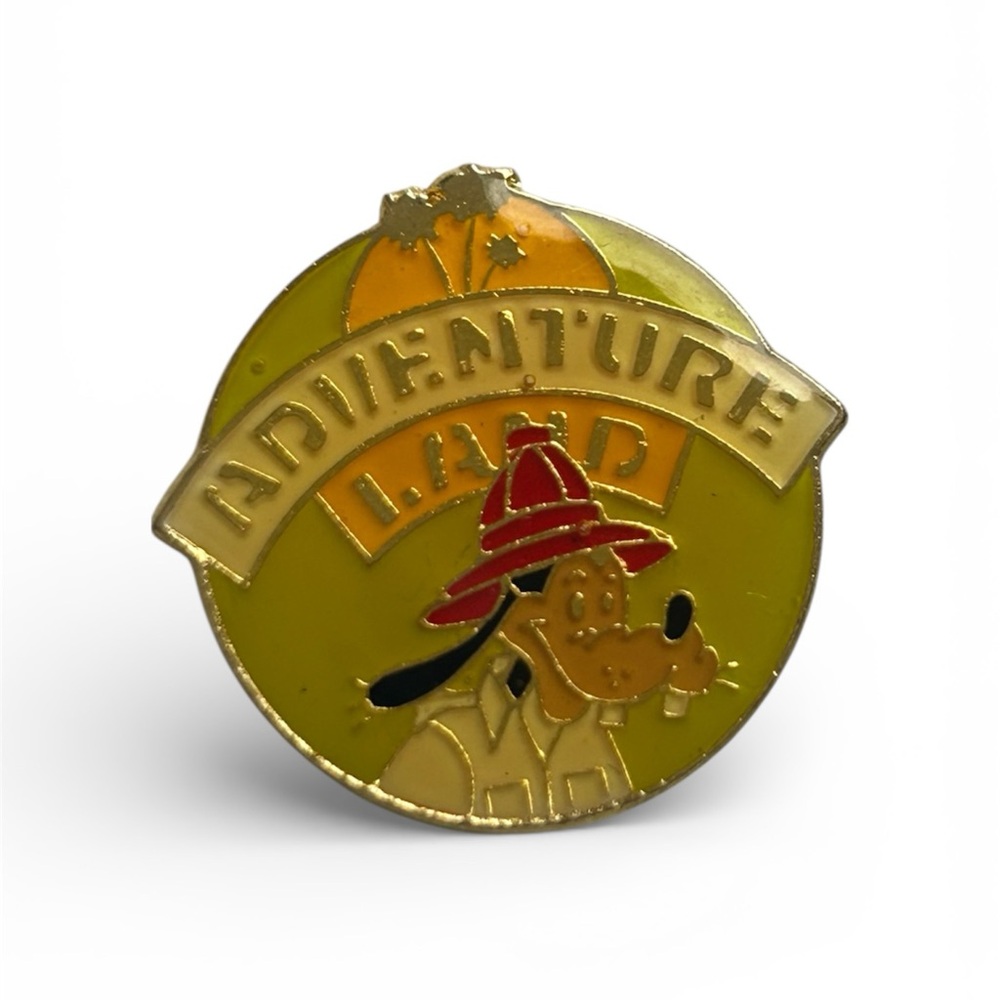 Disney Adventure Land Goofy Firefighter Pin